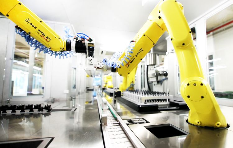 Industrial robots for smarter automation - Fanuc